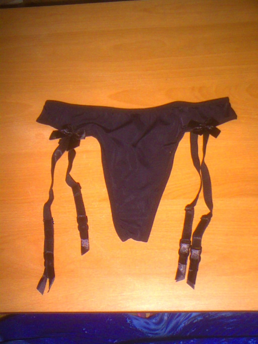 Image: lingerie-083-620c0e.jpg