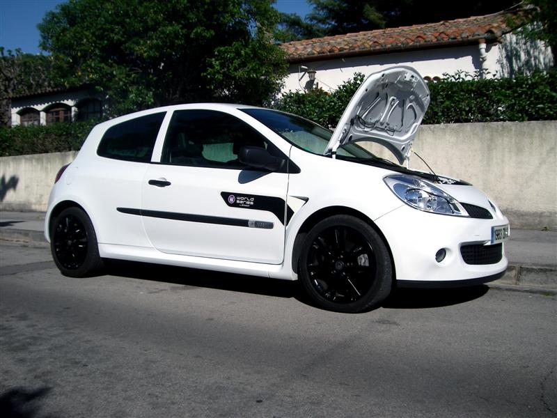 http://img42.xooimage.com/files/b/c/8/clio-wsr-1er-jour-032-medium--e4ff9f.jpg
