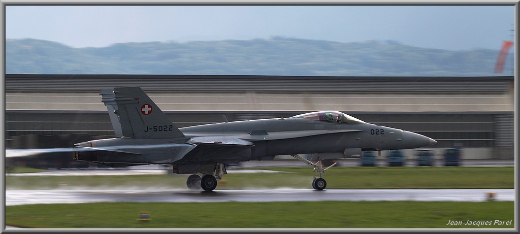 Armée Suisse - Page 6 Mcdonnell-douglas...-5022_07-2192ccc